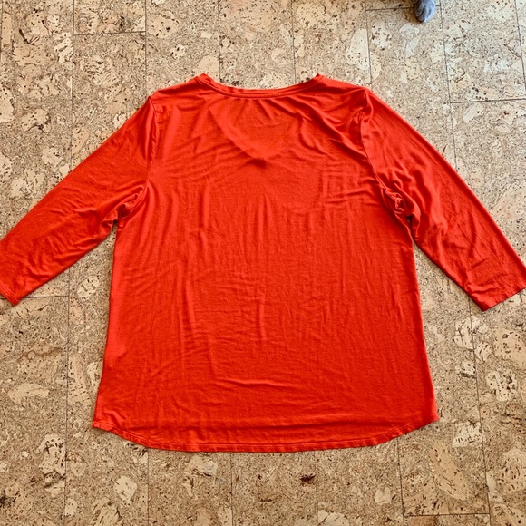 🌼3/$30 Vibrant Bamboo Shirt - Picture 2 of 3